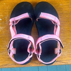 Teva sandals size 8